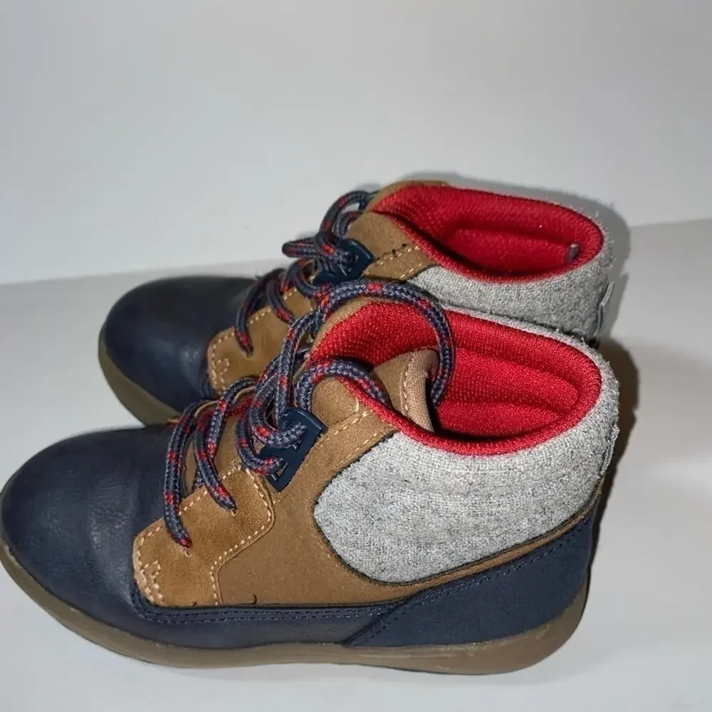 OSHKOSH BOYS LACE UP BOOT SIZE 10